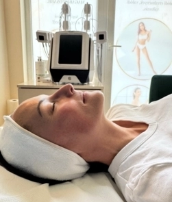 Rádiófrekvenciás bőrfiatalító kezelés